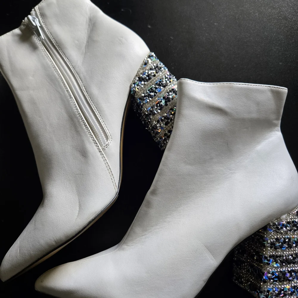 Betsey Johnson Women's Ankle Booties Kassie White Embellished Block Heel - Picture 4 of 9